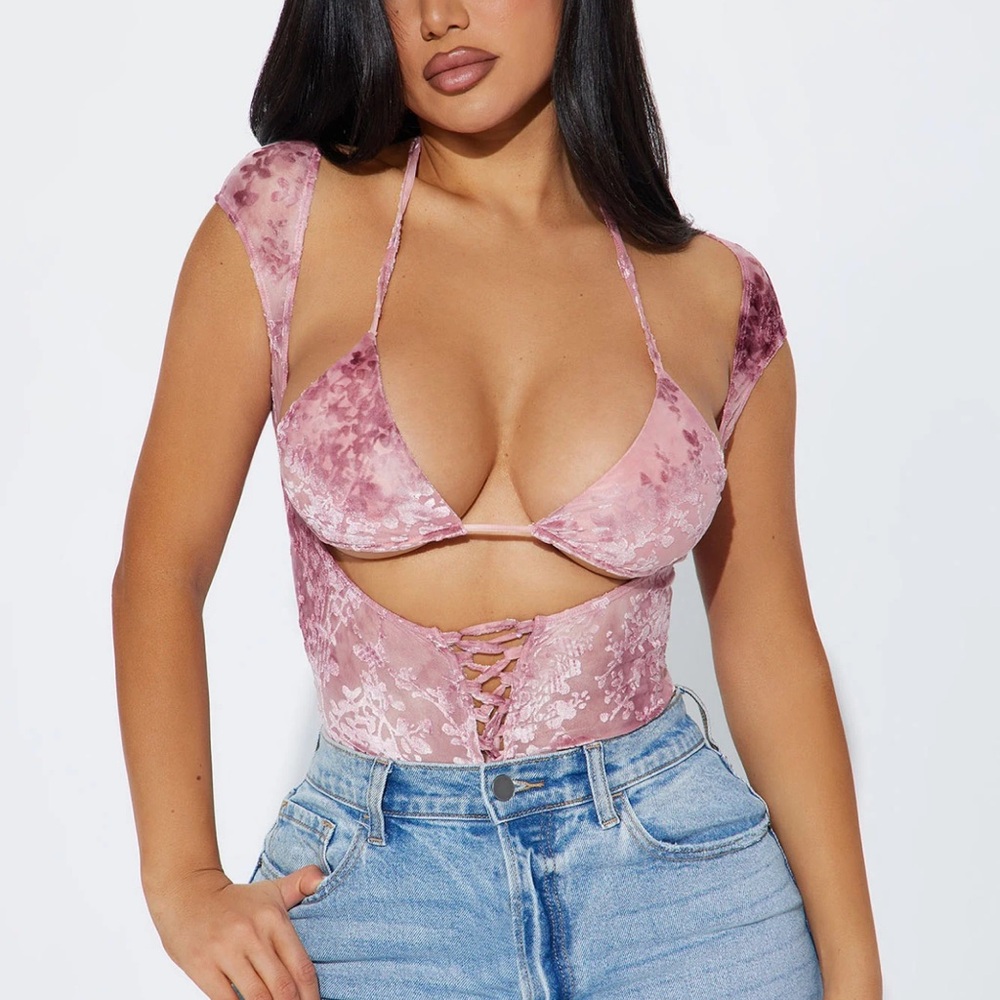 Pink velour triangle top style bodysuits top sz M NWT